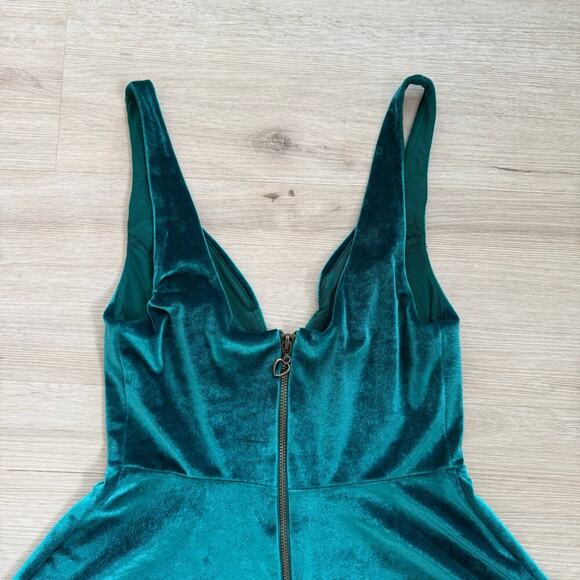 Urban Outfitters Heart Of The Ocean Green Sweetheart Velvet Mini Dress Small - Picture 6 of 9